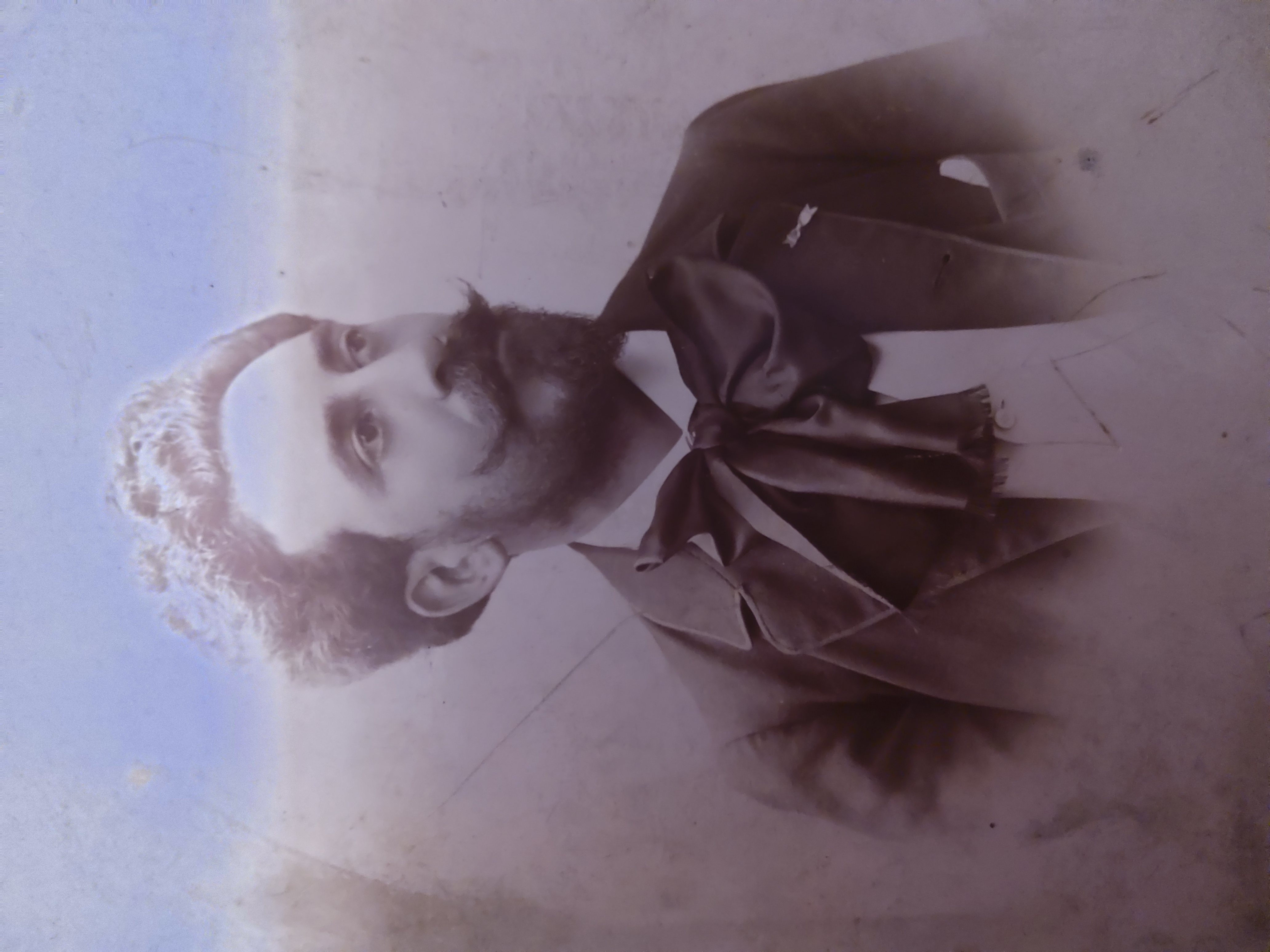 Photo de César figurant dans l'annuaire des artistes de 1899